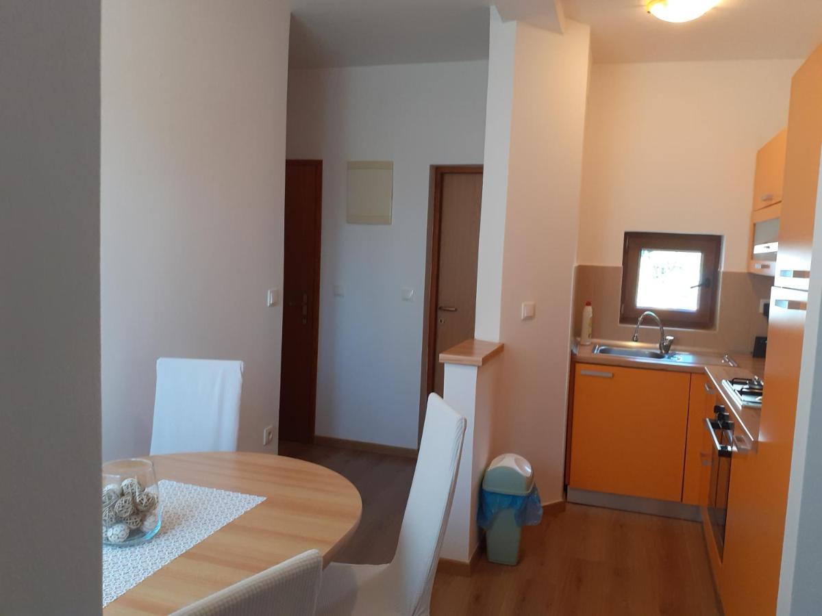 Apartman Paola Apartment Malinska Exterior photo