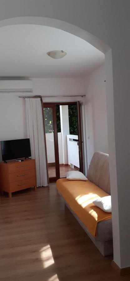 Apartman Paola Apartment Malinska Exterior photo